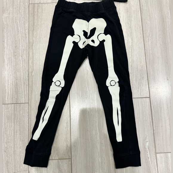 H&M Glow in the Dark Skeleton top and pant set, size 6-8y - Picture 5 of 8